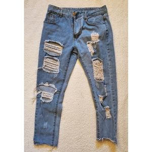 Distressed Cropped Lightwash Jeans